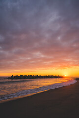 太平洋の海と夕日