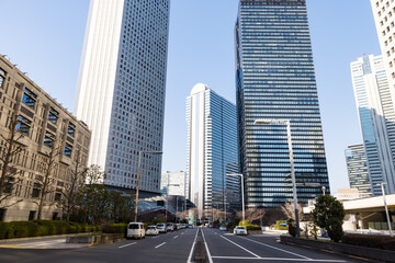 Naklejka premium (東京都ｰ都市風景)春の議事堂通りの高層ビル４