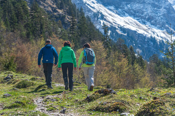 Wandern im idyllischen Oytal nahe Oberstdorf in den Allgäuer Alpen