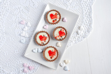 heart love valentin wedding tartlets  chocolate cake 