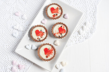 heart love valentin wedding tartlets  chocolate cake 