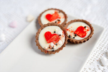 heart love valentin wedding tartlets  chocolate cake 