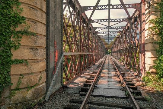 Anciennes lignes ferroviaires