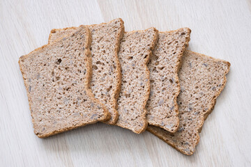 Brotscheiben vom Dinkelvollkornbrot
