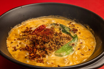 たんたん麺　(Tantan noodles) is a very spicy noodle 