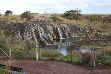 Obraz premium waterfall in the forest