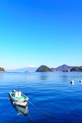 Fototapeta na wymiar 【静岡県】冠雪した富士山と駿河湾