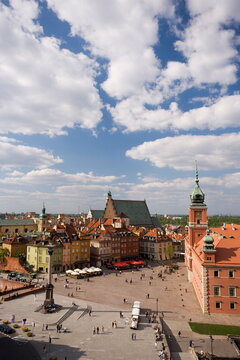 Elevated view over the Royal Castle and Castle Square (Plac Zamkowy), Old Town (Stare Miasto), UNESCO World Heritage Site, Warsaw, Poland, Europe