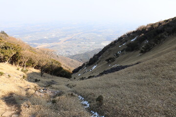 入道ヶ岳の山道の景色