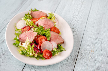Roast beef salad