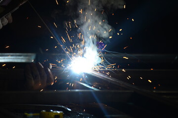 Welding broom with sparks