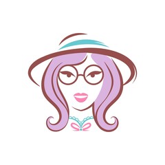 woman with hat and glasses