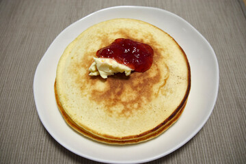 家庭で作った手作りパンケーキ