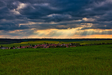 Sonnenuntergang über Dorf Klettbach