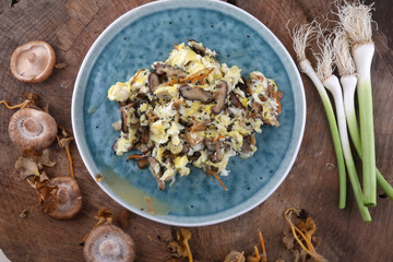 mushroom and fresh garlic scramble eggs