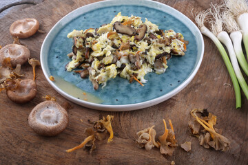 mushroom and fresh garlic scramble eggs