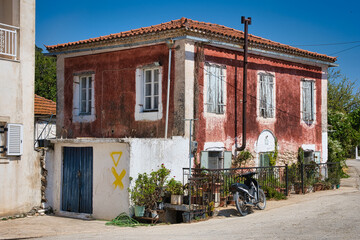 Fototapeta na wymiar Old house on the island of Zakynthos