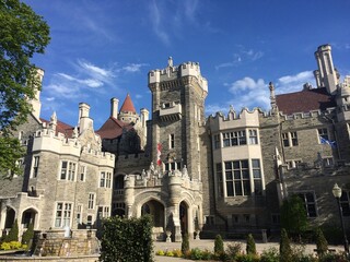 Fototapeta na wymiar Casa Loma - a historic house museum and Gothic Revival style mansion, garden in midtown Toronto, Ontario, Canada.