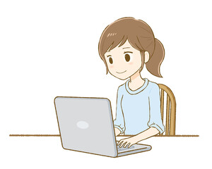 パソコン操作をする女性（私服）