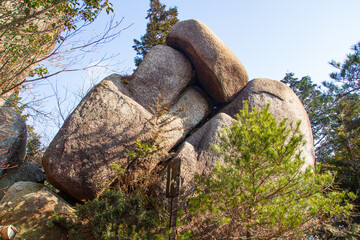 御在所岳登山　中登山道の巨岩