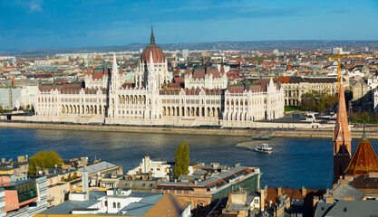 Fototapeta premium Cityscape of Budapest with Danube and palace of Hungary Parliament