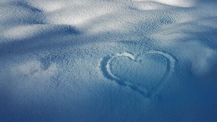 Herz im Schnee