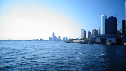 Naklejka premium city skyline at sunset