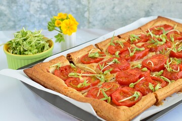Tomato tart with mung bean sprouts