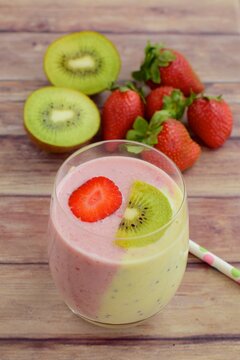 strawberry kiwi smoothie. Healthy breakfast fruit smoothie