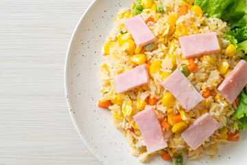 fried rice with ham and mixed vegetable (carrot, green bean peas, carrot)