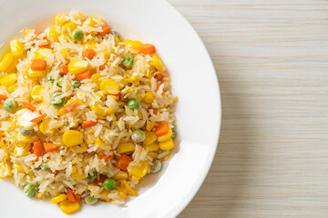 fried rice with mixed vegetable (carrot, green bean peas, corn) and egg