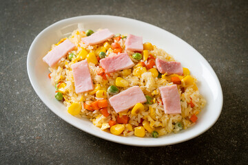 fried rice with ham and mixed vegetable (carrot, green bean peas, carrot)