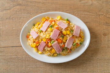 fried rice with ham and mixed vegetable (carrot, green bean peas, carrot)