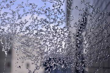 ガラスにくっついた氷