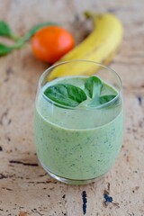 Healthy Banana Orange Spinach Smoothie