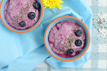 vegan blueberry chia smoothie bowl with acai powder
