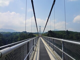 Obraz premium Kokonoe Yume Otsurihashi bridge - 九重夢大吊橋