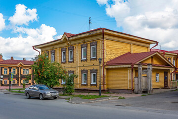 Tomsk, an old wooden apartment building on Kuznetsova Street