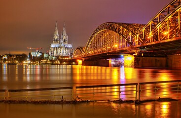 cologne cathedral at night