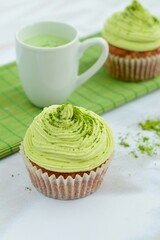 Matcha green tea cupcakes with matcha latte