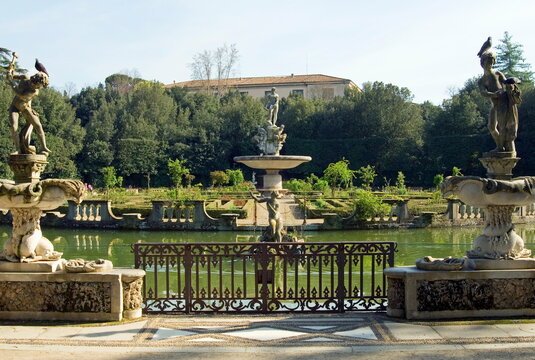 Vasca dell'Isola, (Island Pond), puttos statues in front of Ocean's Fountain, Boboli Gardens, Florence, Tuscany