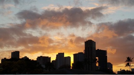 Obraz na płótnie Canvas Honolulu Sunrise
