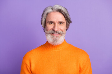 Obraz premium Photo of mature man happy positive smile beard wear sweater fall isolated over violet color background