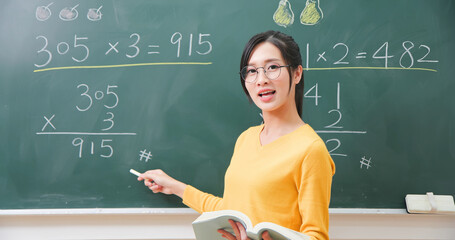 female math teacher teach online