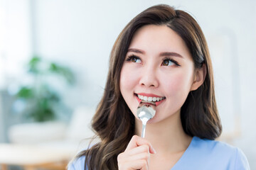 woman want eat yummy food