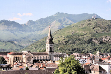 Fototapeta na wymiar A view of the Catholic Church in Lourdes