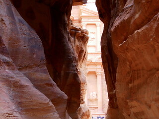 Blick auf die Schatzkammer in Petra, Jordanien
