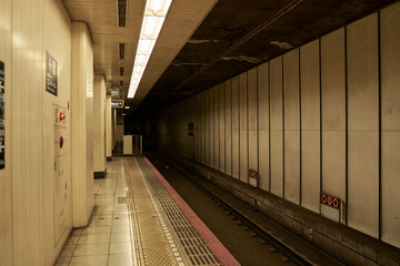 Obraz premium 駅のホーム