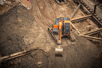 Construction site and heavy grabbing machinery
