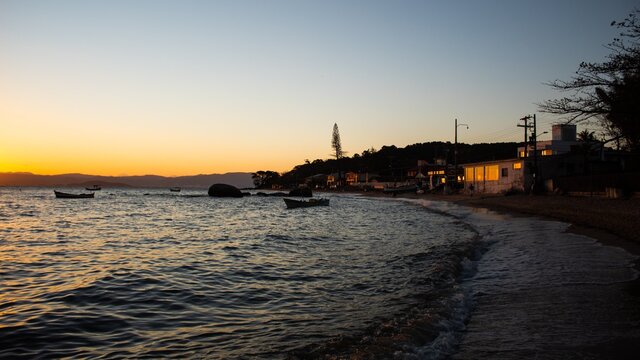 Por-do-sol em Praia da Tapera da Base - Florian&oacute;polis - SC
